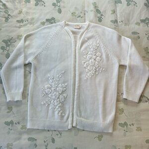 Vintage Glentex Hand Embroidered Floral Elegant White Women's Sweater Size XL